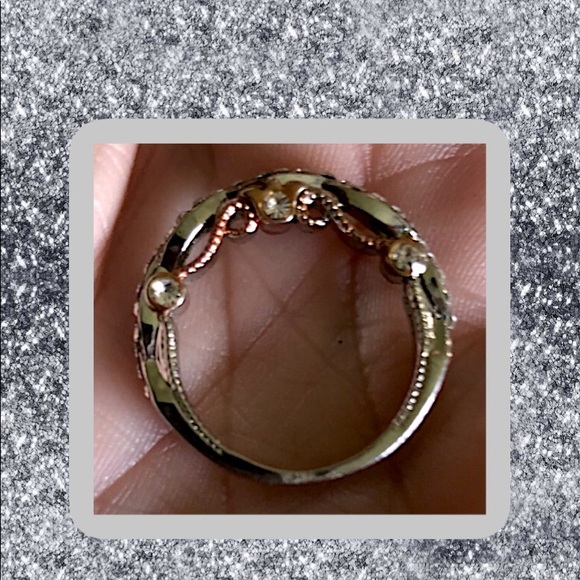 Two Toned 18k Gold and 925S White Sapphire Ring - Picture 5 of 5